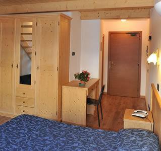 Hotel Bleis Ponte Di Legno Exterior photo